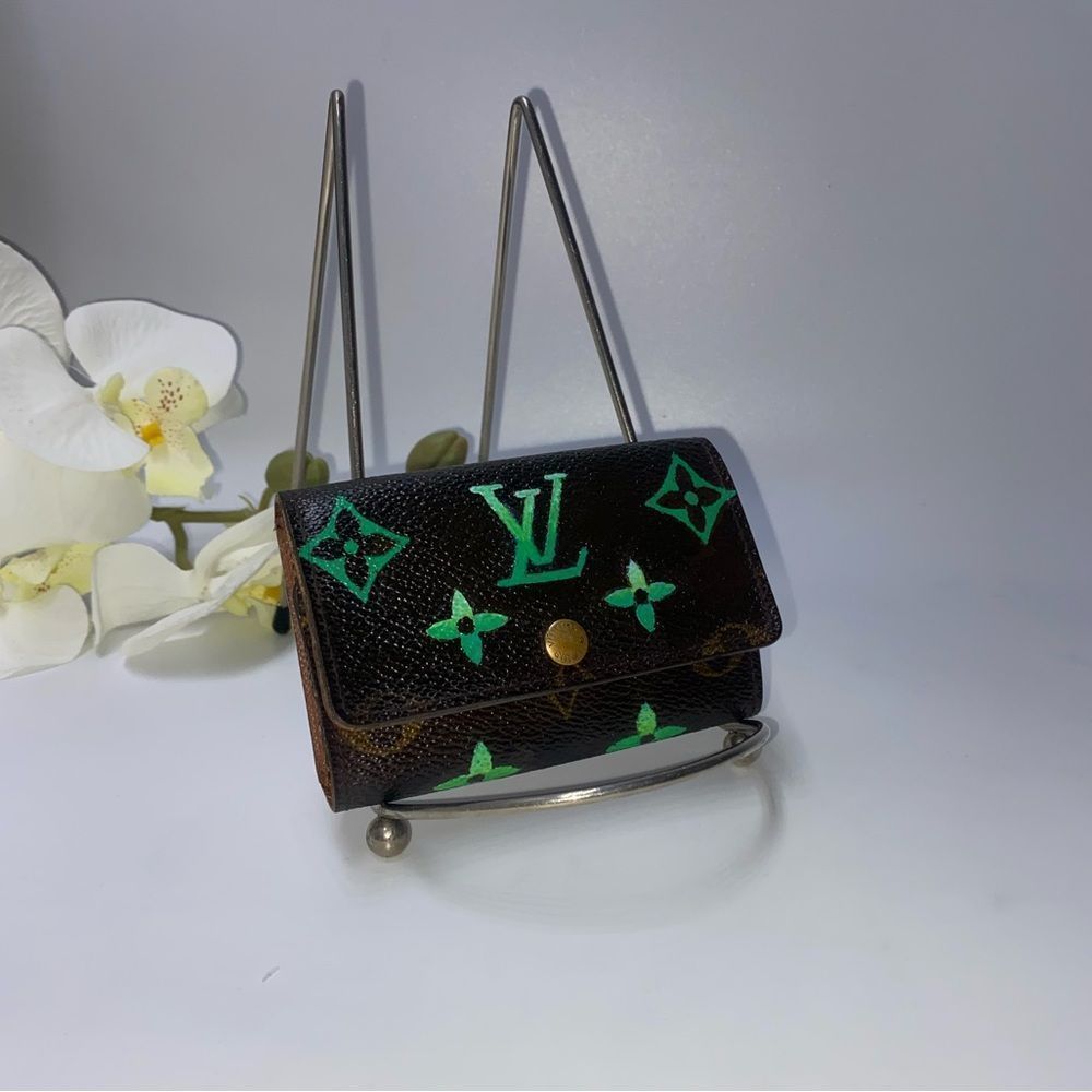 Authentic Louis Vuitton Monogram 6 Key Wallet